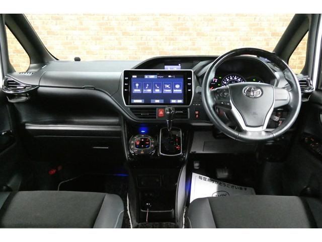 TOYOTA NOAH 4WD 2021