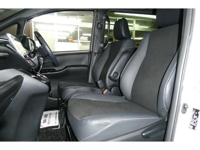 TOYOTA NOAH 4WD 2021