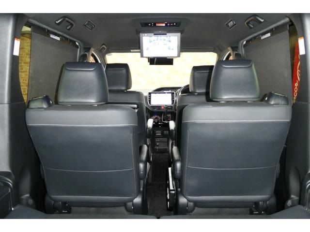 TOYOTA NOAH 4WD 2021