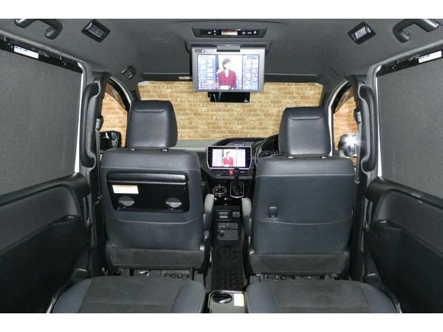TOYOTA NOAH 4WD 2021