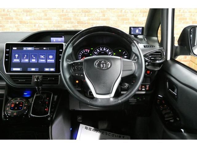 TOYOTA NOAH 4WD 2021