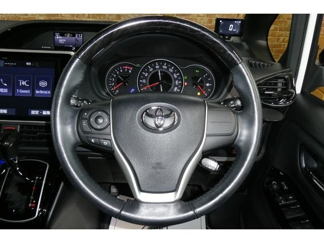 TOYOTA NOAH 4WD 2021