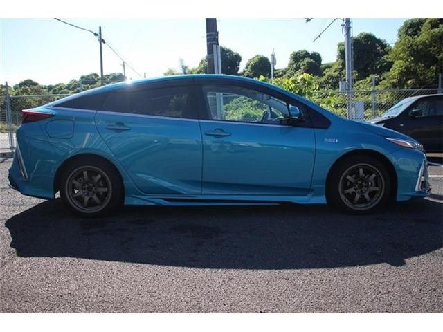 TOYOTA PRIUS PHV 2018