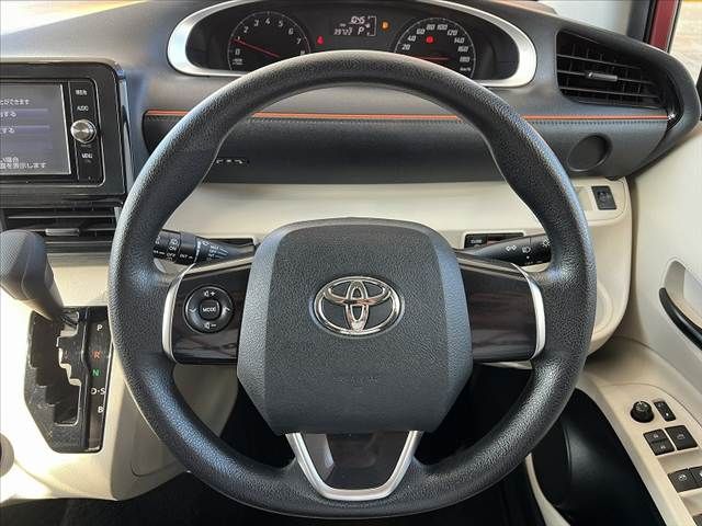 TOYOTA SIENTA 2016