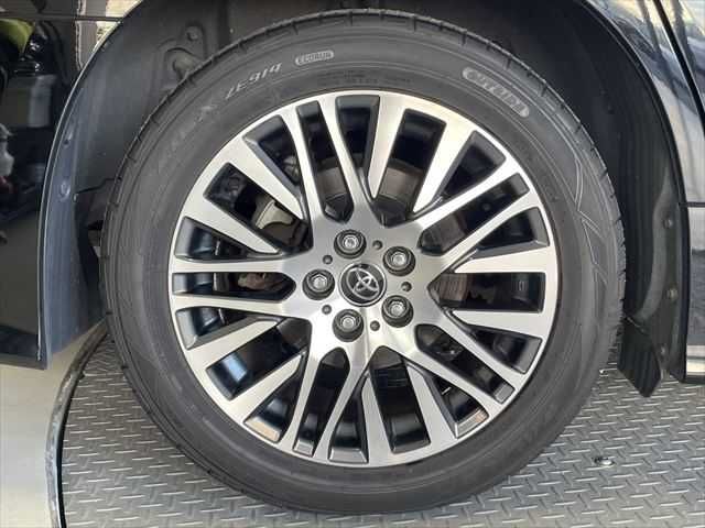 TOYOTA VELLFIRE 2015