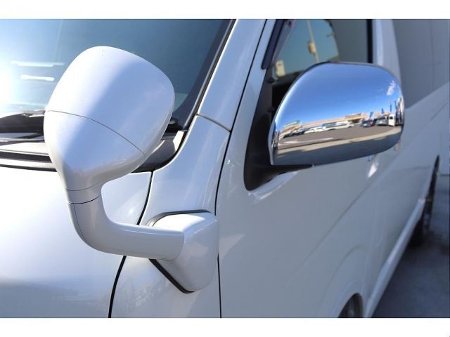 TOYOTA HIACE van 4WD 2019