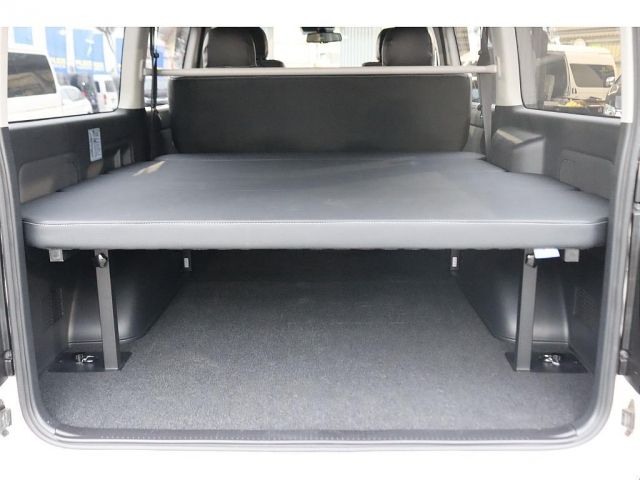 TOYOTA HIACE van 4WD 2024