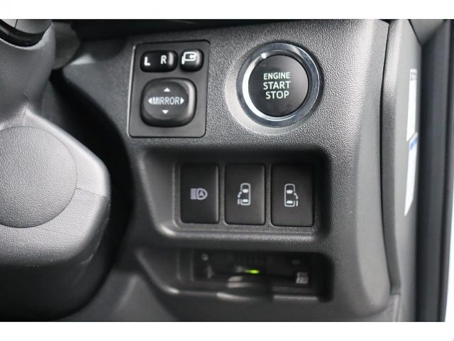 TOYOTA HIACE van 4WD 2024