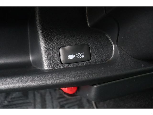 TOYOTA HIACE van 4WD 2024