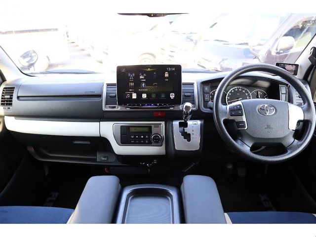 TOYOTA HIACE van 4WD 2018