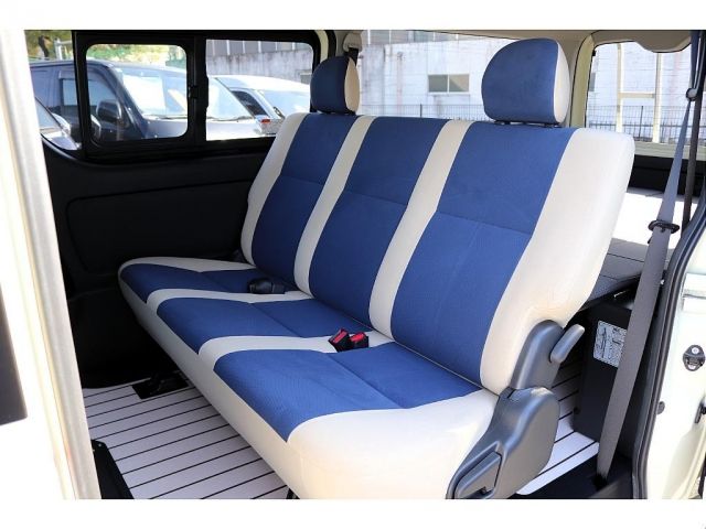 TOYOTA HIACE van 4WD 2018