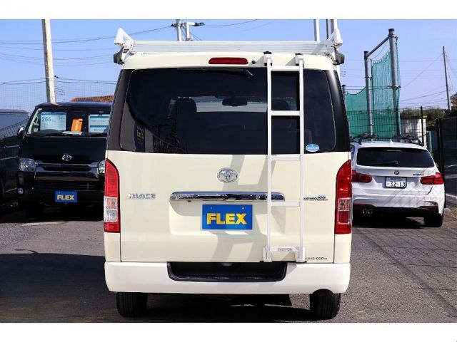 TOYOTA HIACE van 4WD 2018