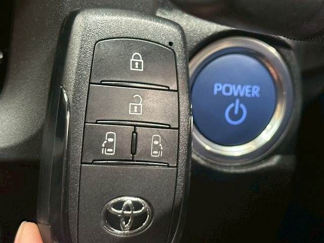 TOYOTA SIENTA HYBRID 2023