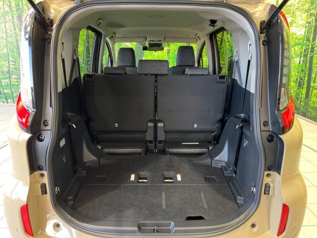 TOYOTA SIENTA HYBRID 2025