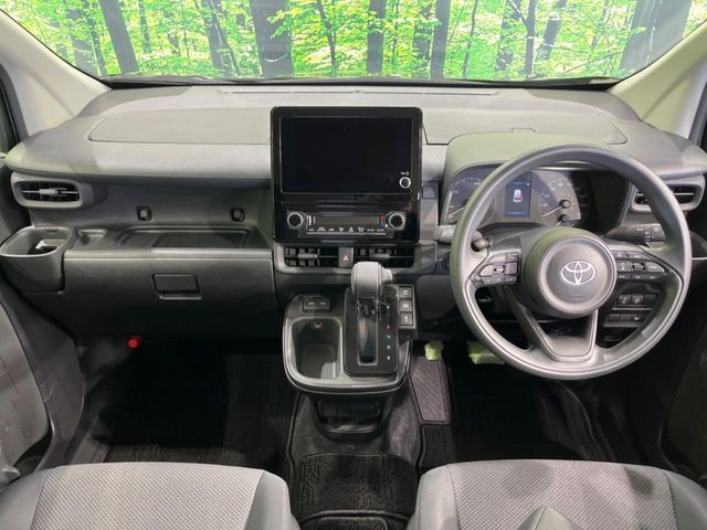 TOYOTA SIENTA HYBRID 2024