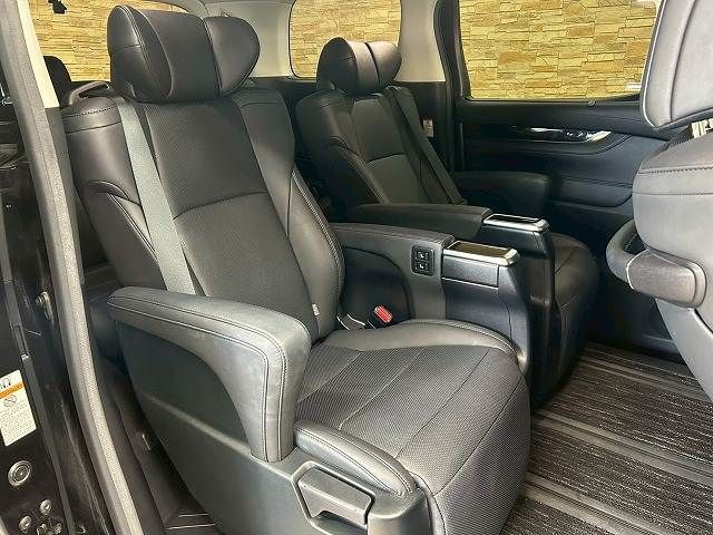 TOYOTA VELLFIRE 2020