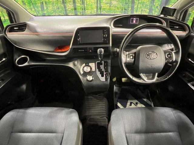 TOYOTA SIENTA 2017