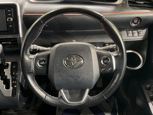 TOYOTA SIENTA 2017
