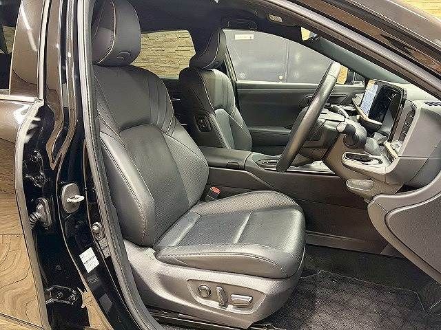 TOYOTA CROWN CROSSOVER 2023