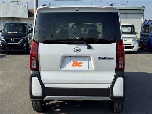 DAIHATSU TANTO FAN CROSS 2023