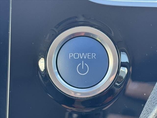 TOYOTA NOAH HYBRID 2022