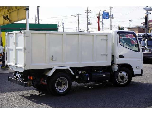 MITSUBISHI CANTER 2023