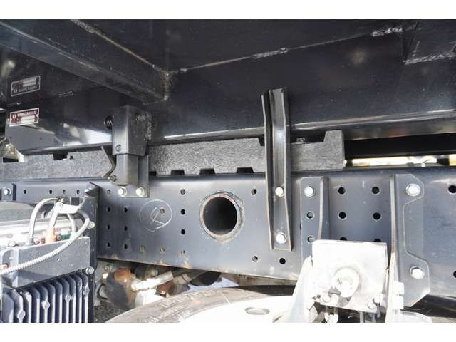 MITSUBISHI CANTER 2023