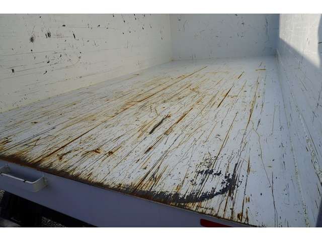 MITSUBISHI CANTER 2023