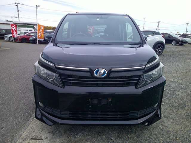 TOYOTA VOXY HYBRID 2014