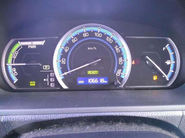 TOYOTA VOXY HYBRID 2014