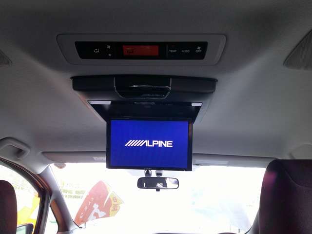 TOYOTA VOXY HYBRID 2014