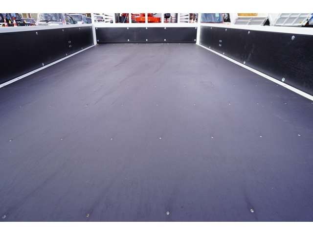 MITSUBISHI CANTER 2025