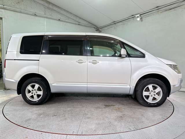 MITSUBISHI DELICA D:5 4WD 2008