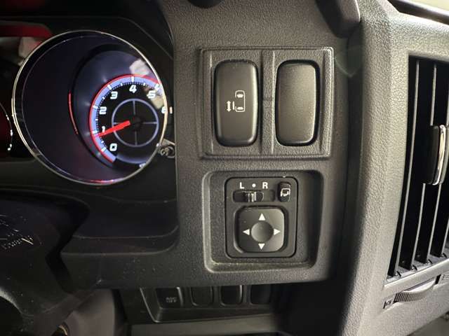 MITSUBISHI DELICA D:5 4WD 2008