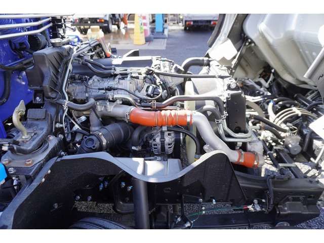 MITSUBISHI CANTER 2023