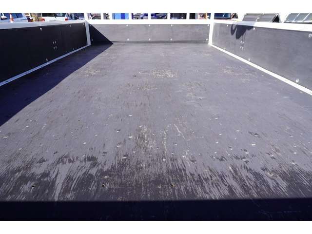 MITSUBISHI CANTER 2023