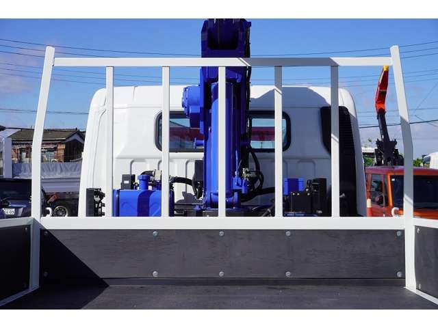 MITSUBISHI CANTER 2023