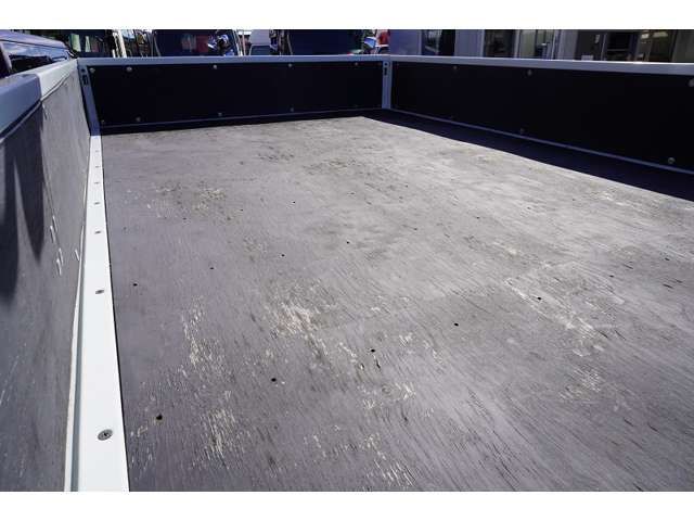 MITSUBISHI CANTER 2023