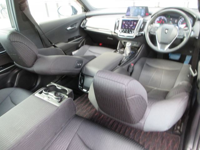 TOYOTA CROWN sedan hybrid 4WD 2019