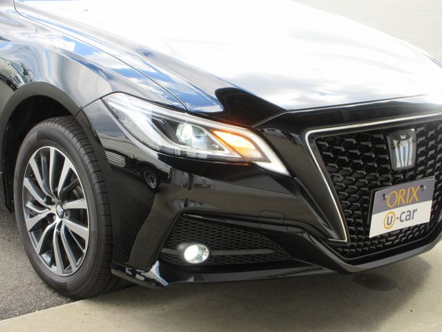 TOYOTA CROWN sedan hybrid 4WD 2019