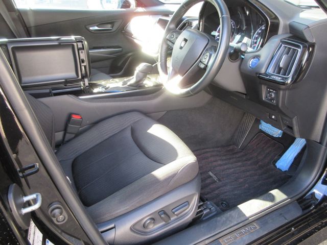 TOYOTA CROWN sedan hybrid 4WD 2019