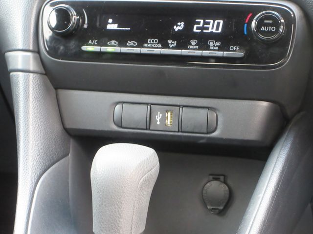 TOYOTA YARIS HYBRID 2023