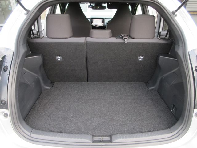 TOYOTA YARIS HYBRID 2023