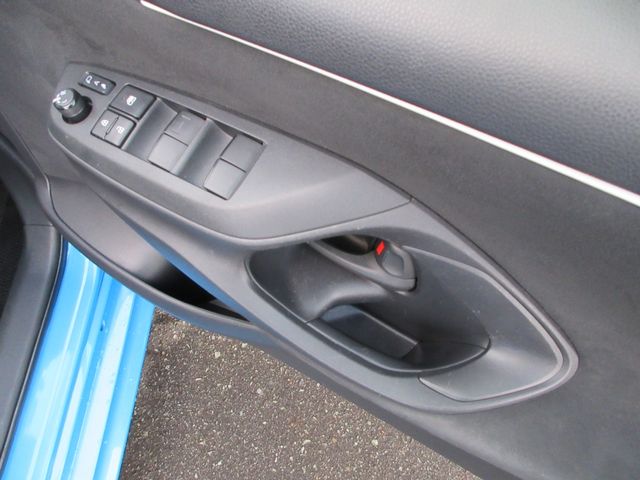 TOYOTA YARIS HYBRID 2023