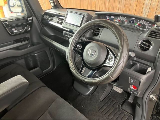 HONDA N BOX CUSTOM 2021