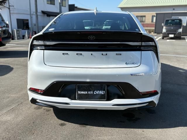 TOYOTA PRIUS PHV 2024