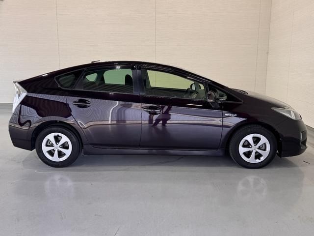 TOYOTA PRIUS 2013