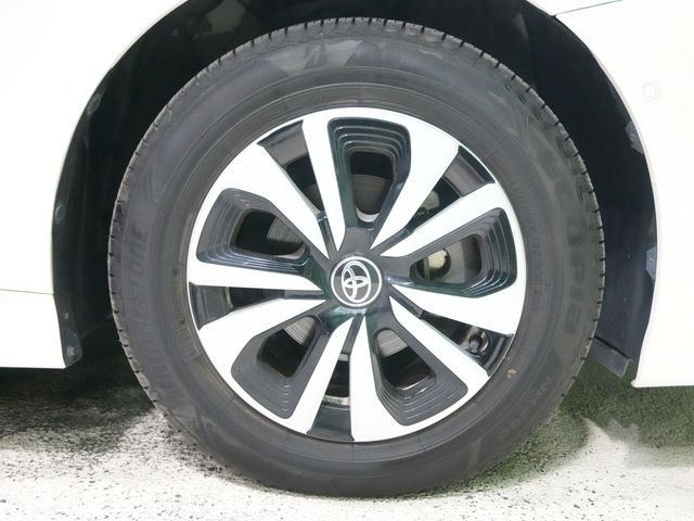 TOYOTA PRIUS PHV 2018