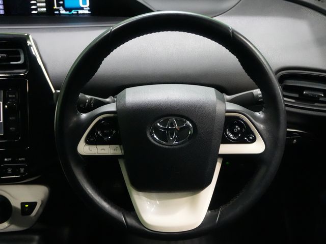 TOYOTA PRIUS 2016