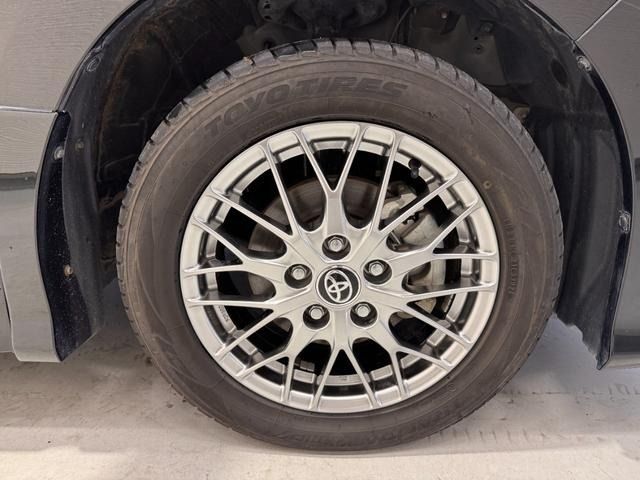 TOYOTA VOXY HYBRID 2019